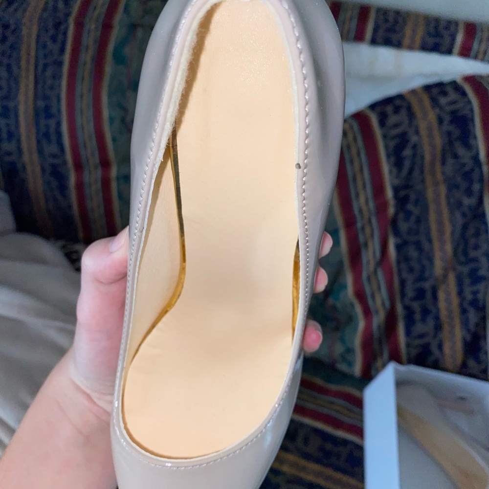 Heels - Picture 2 of 4